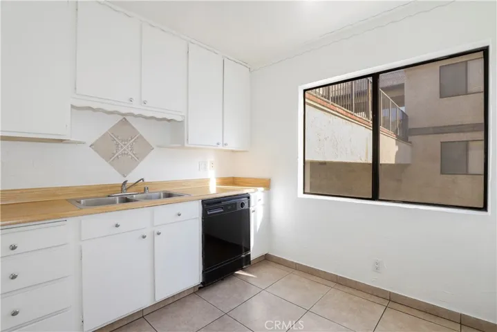 9620 Sepulveda Boulevard 8, North Hills, California 91343