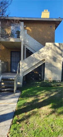 Nice Bottom Floor Unit.