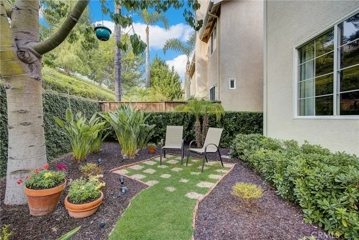 79 Rue Du Chateau 14, Aliso Viejo, California 92656