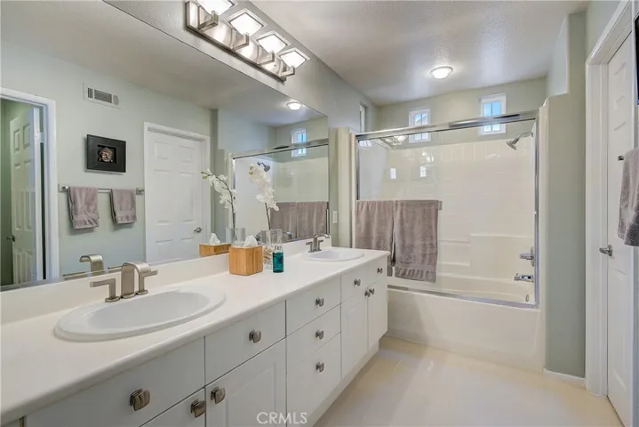 79 Rue Du Chateau 14, Aliso Viejo, California 92656