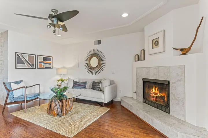 4817 Bella Pacific 108, San Diego, California 92109