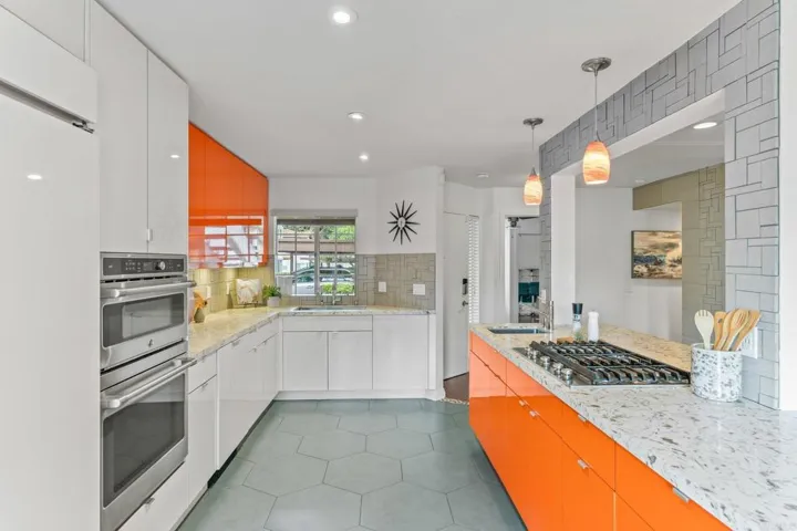 4817 Bella Pacific 108, San Diego, California 92109