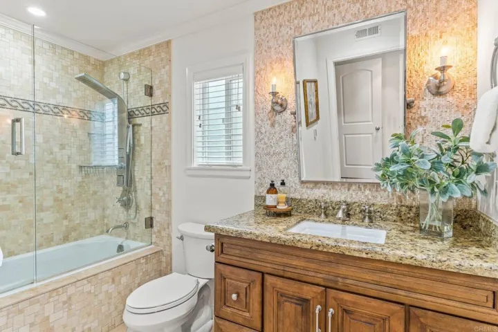 4817 Bella Pacific 108, San Diego, California 92109