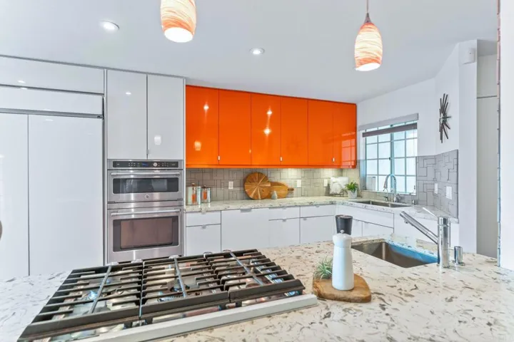 4817 Bella Pacific 108, San Diego, California 92109
