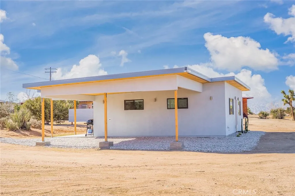 59149 Desert Gold Drive, Yucca Valley, California 92284 home-pic-4
