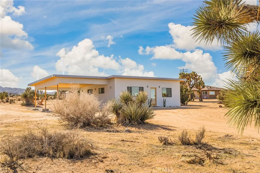 59149 Desert Gold Drive, Yucca Valley, California 92284 home-pic-1