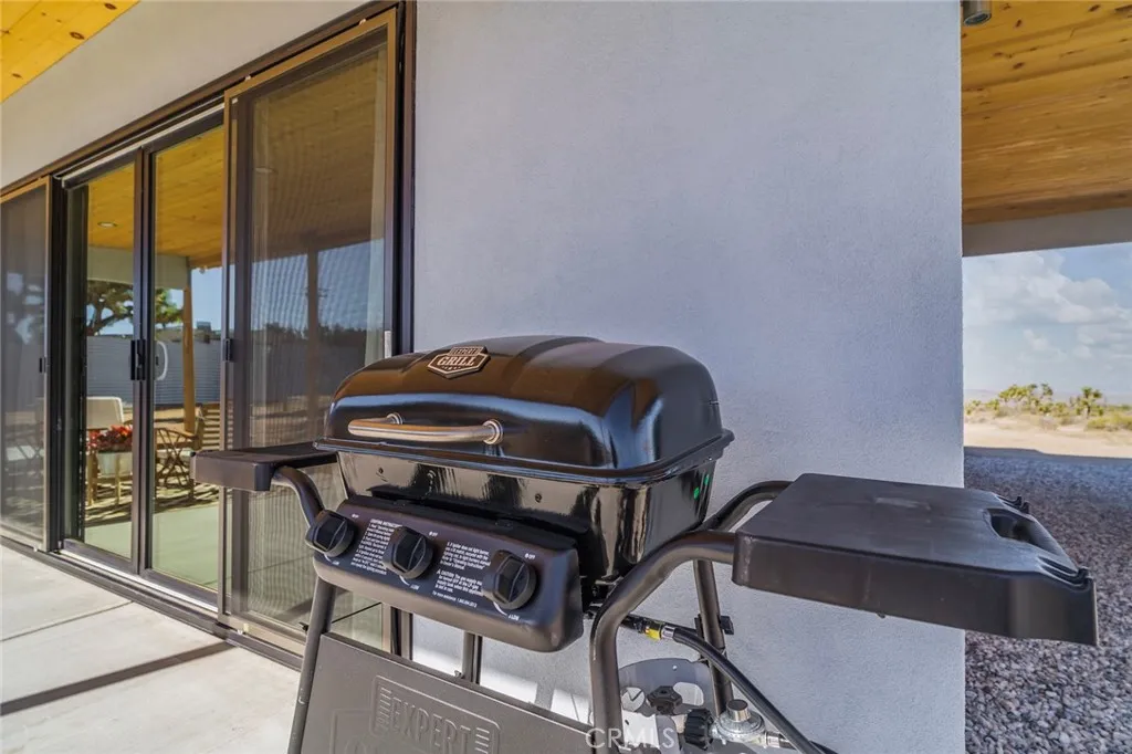 59149 Desert Gold Drive, Yucca Valley, California 92284 home-pic-37