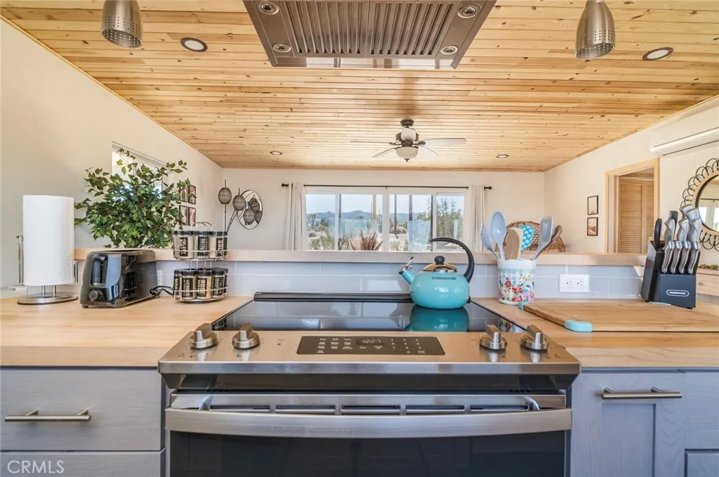 59149 Desert Gold Drive, Yucca Valley, California 92284 home-pic-7