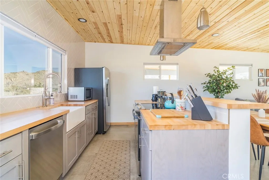 59149 Desert Gold Drive, Yucca Valley, California 92284 home-pic-6