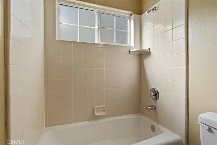 Upstairs Main Bathroom