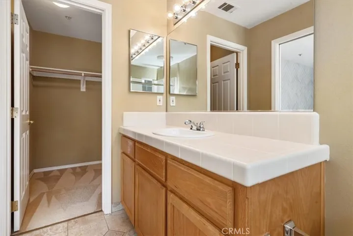 Main Suite Full Bathroom