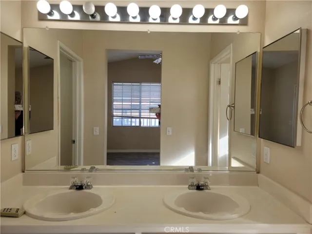 5300 Melbourne Place, Riverside, California 92508