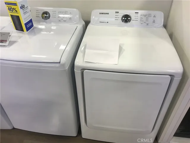 Samsung Washer & Gas Dryer in the Garage