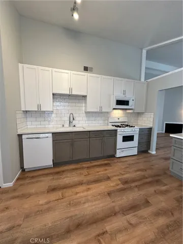 27431 La Cabra, Mission Viejo, California 92691