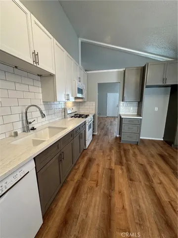27431 La Cabra, Mission Viejo, California 92691