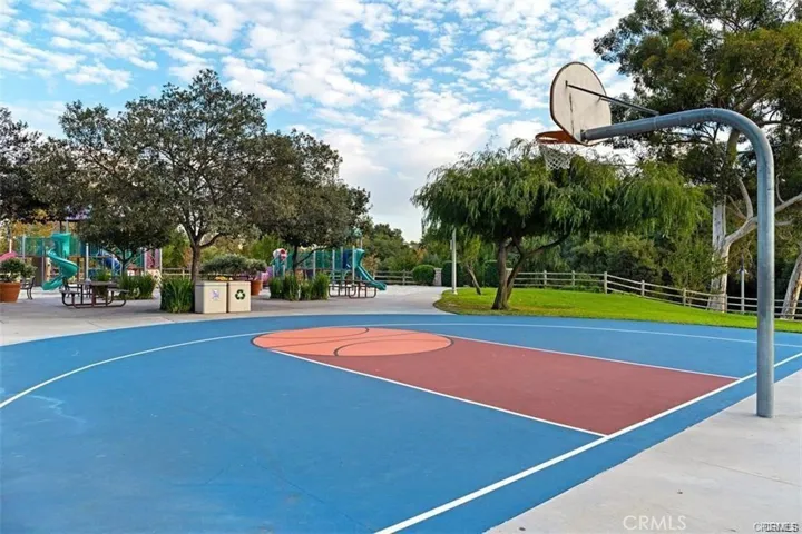 Sport courts nearby