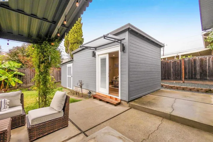 Detached Studio