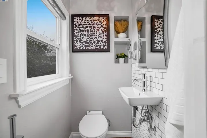 19115 Garrison Ave, Castro Valley, California 94546