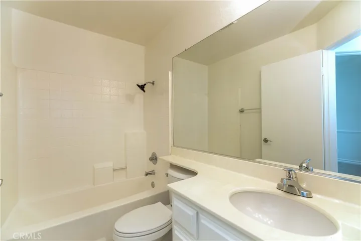 Upstairs full bathroom