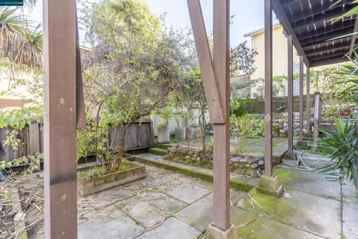 307 Lake Ave, Rodeo, California 94572