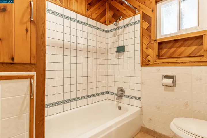 307 Lake Ave, Rodeo, California 94572