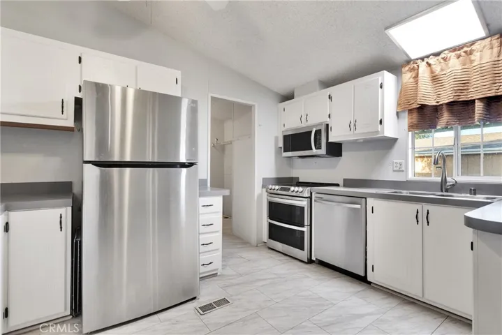12550 Main Street 15, Hesperia, California 92345