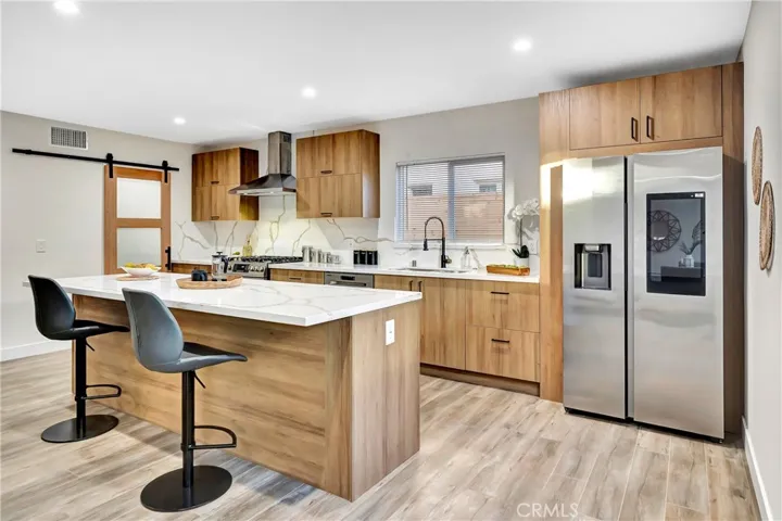 11746 Hartsook Street, Valley Village, California 91607