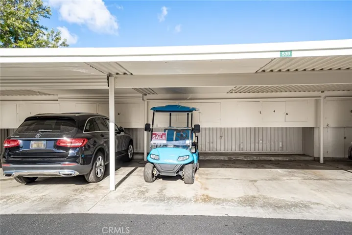 Parking space! Storage!