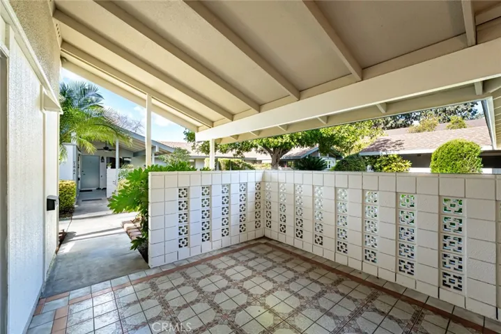 Spacious cover patio