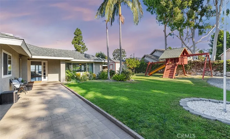 Massive 1/3 acre yard