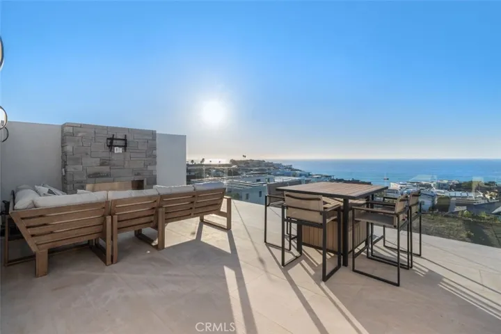roof deck with 180 degree views