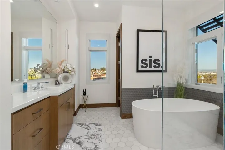 31 Shoreline Drive, Dana Point, California 92629