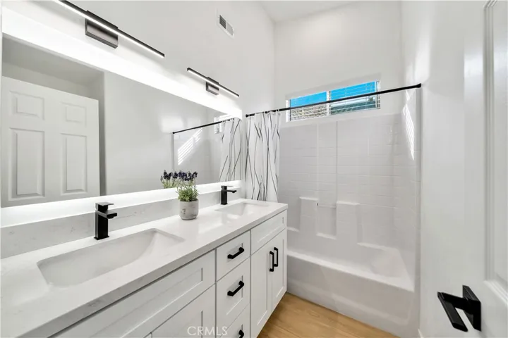 2nd bathroom upstairs