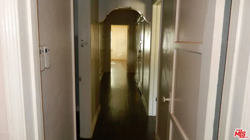 CENTER HALL