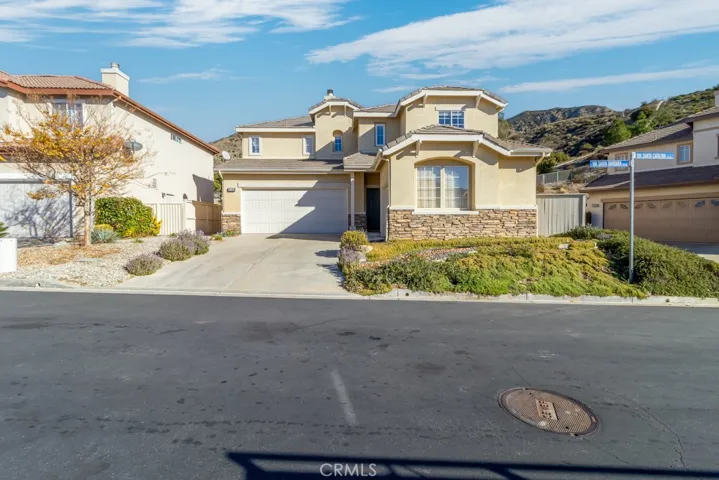 12101 Via Santa Barbara, Sylmar, California 91342