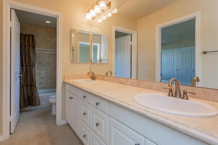 163PaseoVista_MLS-34