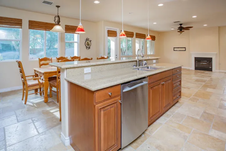 163PaseoVista_MLS-9