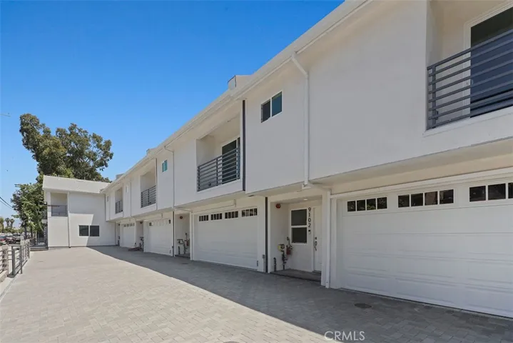 9110 Burnet Avenue, North Hills, California 91343