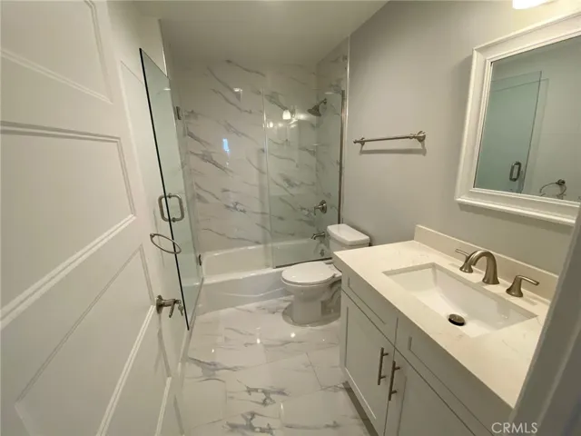 9110 Burnet Avenue, North Hills, California 91343