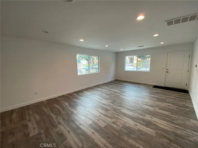 9110 Burnet Avenue, North Hills, California 91343