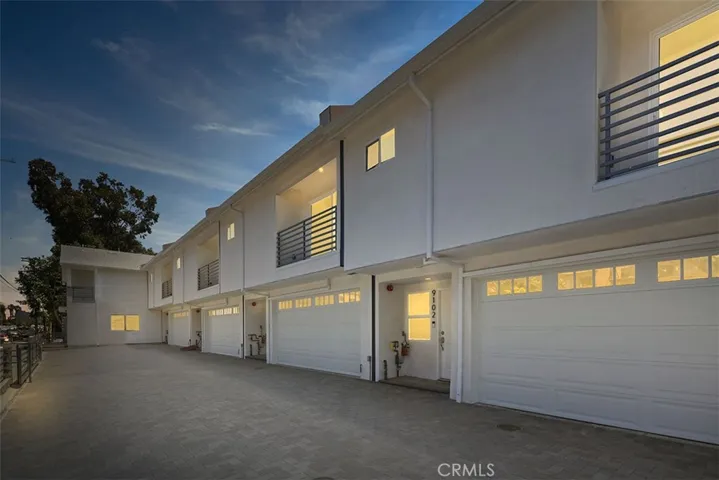 9110 Burnet Avenue, North Hills, California 91343