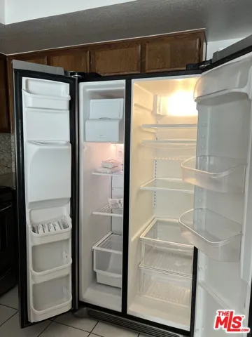 Refrigerator/freezer storage