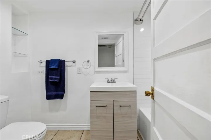 Main bathroom