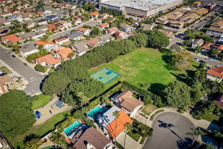 9622 La Capilla Avenue, Fountain Valley, California 92708