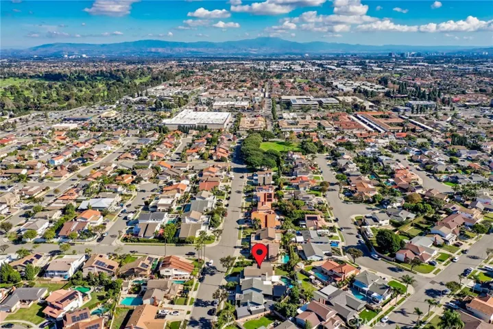 9622 La Capilla Avenue, Fountain Valley, California 92708