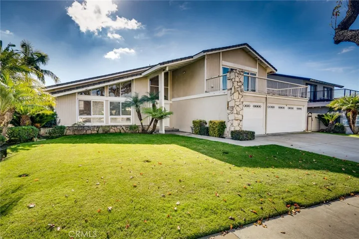9622 La Capilla Avenue, Fountain Valley, California 92708
