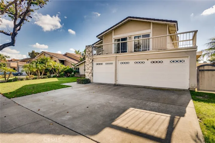 9622 La Capilla Avenue, Fountain Valley, California 92708
