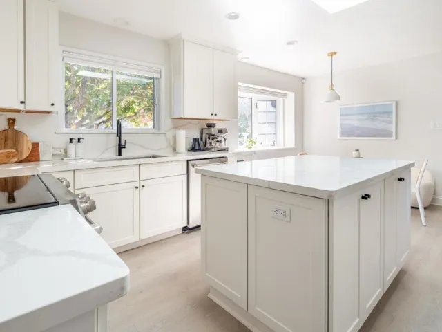 10 Spiros Way, Menlo Park, California 94025