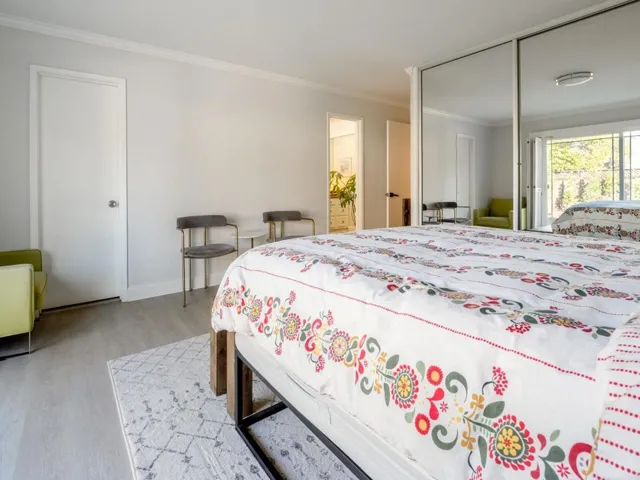 10 Spiros Way, Menlo Park, California 94025