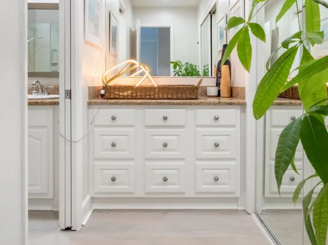 10 Spiros Way, Menlo Park, California 94025